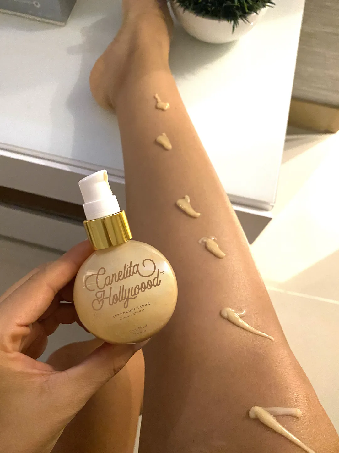 Canelita Hollywood: El Secreto de un Bronceado Perfecto sin Sol - Autobronceador Canelita