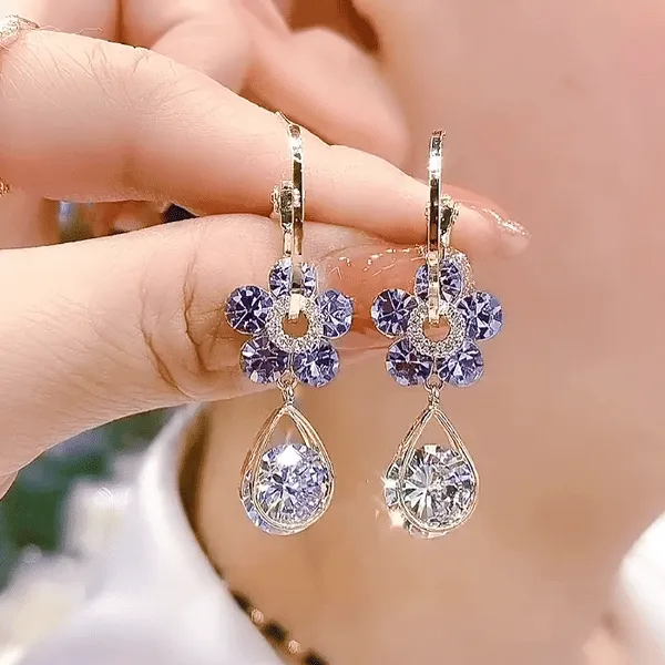 Aretes de cristal en forma de flor: Elegancia y brillo para cada ocasión