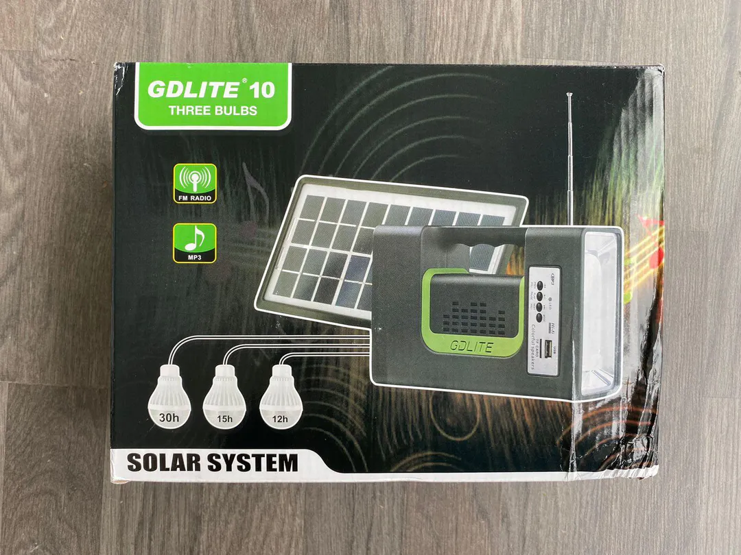 Kit Solar GDLite 10 RADIO Batería 3 Bomb: Ilumina tu vida con energía solar - Kit Solar GDLite 10 RADIO Batería 3 Bomb