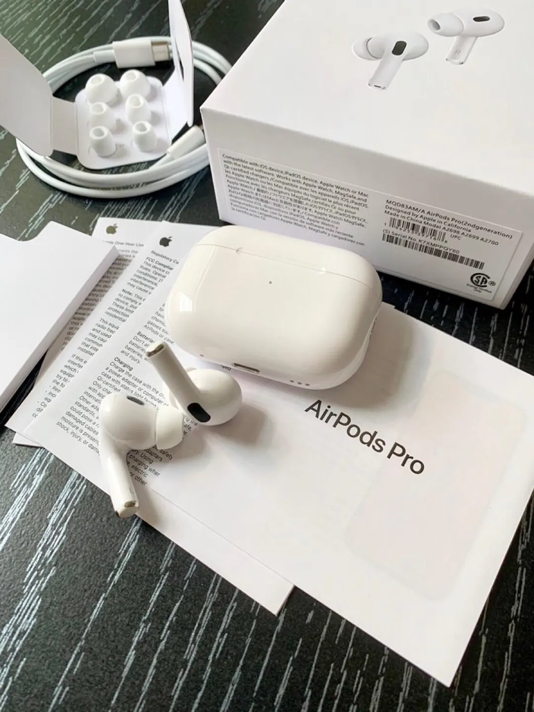 AIRPODS PRO 2G CTM CON LLAVERO: Experimenta la Libertad del Sonido - AIRPODS PRO 2G CTM CON LLAVERO