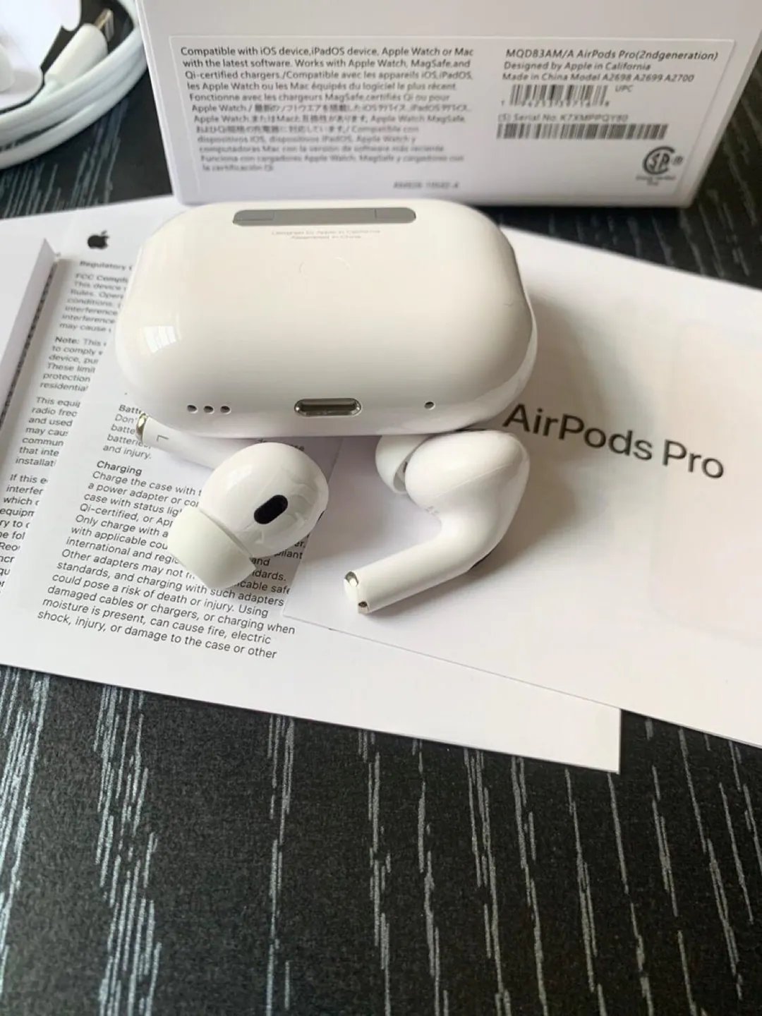 AIRPODS PRO 2G CTM CON LLAVERO: Experimenta la Libertad del Sonido - AIRPODS PRO 2G CTM CON LLAVERO