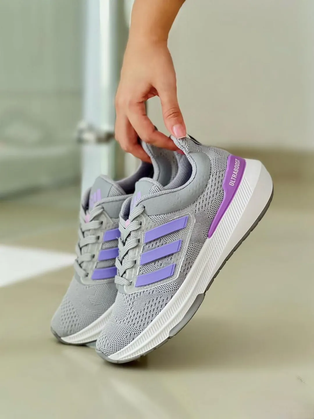 ADIDAS ULTRABOOST 716: Experimenta la Comodidad y el Rendimiento - ADIDAS ULTRABOOS 716