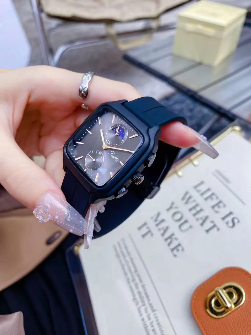 Reloj Scottie Fase Lunar: Elegancia y Magia en Cada Fase