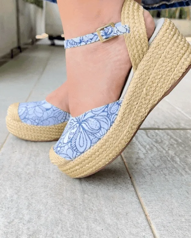 Eleva tu estilo con las plataformas Lola