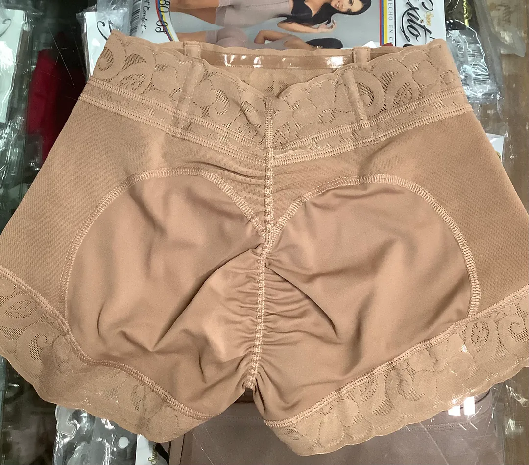 Faja Cachetero Premium: Realza tus Curvas con Confianza - Faja Cachetero Premium