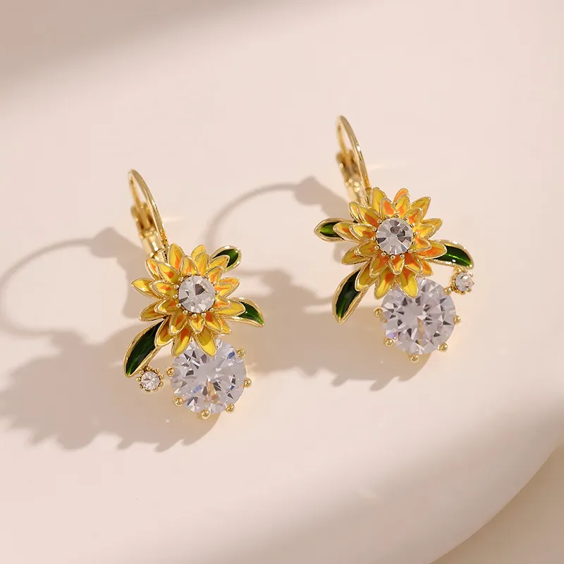 Aretes Girasol de Cristal: Elegancia y Encanto Radiante - Aretes girasol de cristal