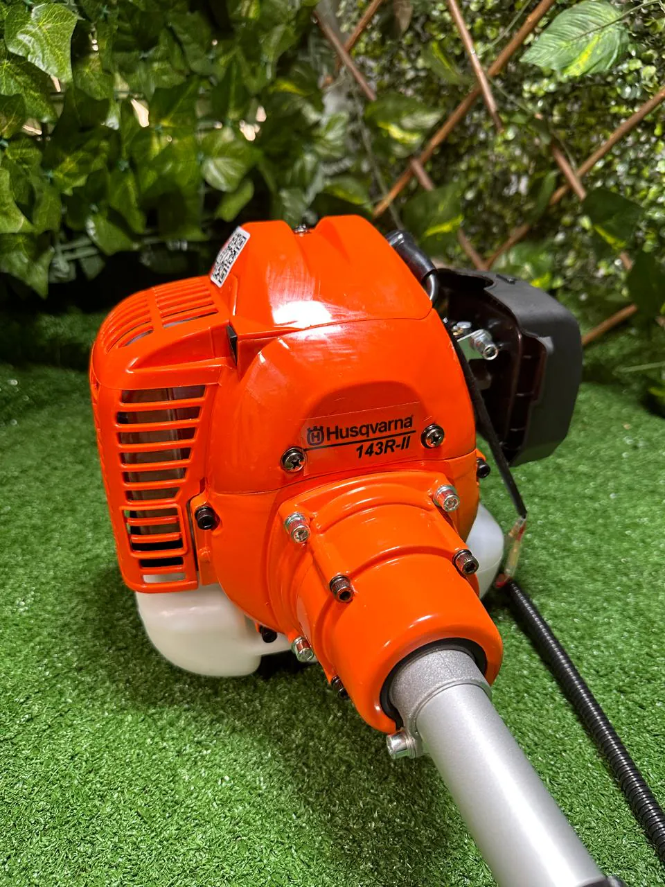 GUADAÑA HUSQVARNA 143 RII: La Potencia que Necesitas para Desmalezar - GUADAÑA 143RII +  ACEITE HUSQVARNA -CA