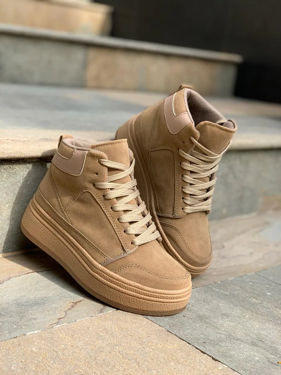 Tenis de Mujer Irania Caramelo: Estilo y Comodidad para tu Día a Día - Tenis de mujer Irania Caramelo