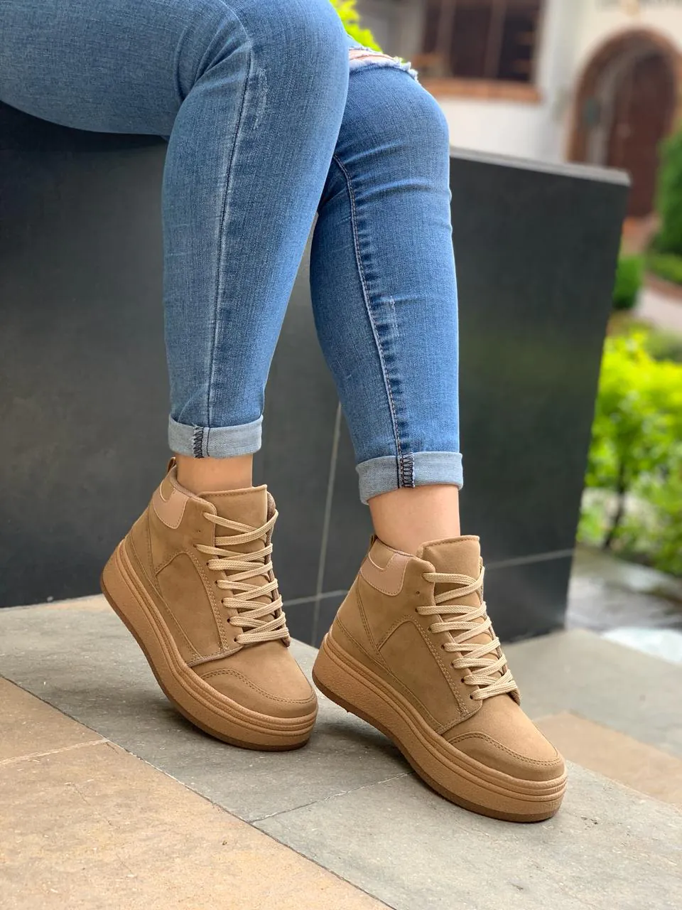 Tenis de Mujer Irania Caramelo: Estilo y Comodidad para tu Día a Día - Tenis de mujer Irania Caramelo