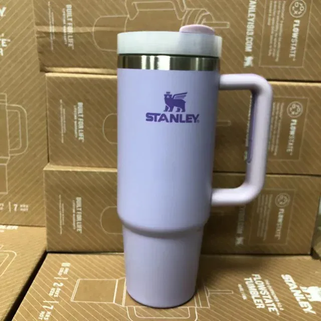 TERMO STANLEY: Hidratación de alto impacto - TERMO STANLEY