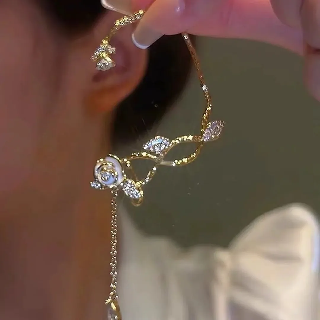 ARETES FLOR MARIPOSA: Elegancia y Belleza sin Perforaciones - ARETES FLOR MARIPOSA