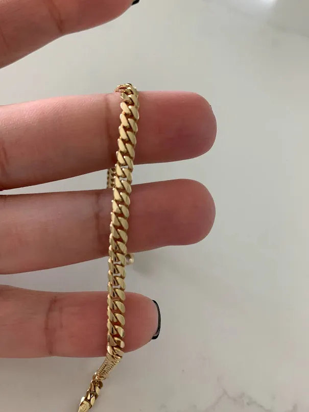 Juego de Brazaletes: Elegancia y Estilo para Cada Ocasión - Juego de brazaletes