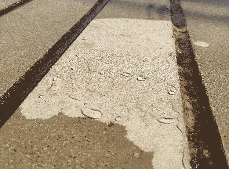 SELLADOR DE GRIETAS RESISTENTE AL AGUA