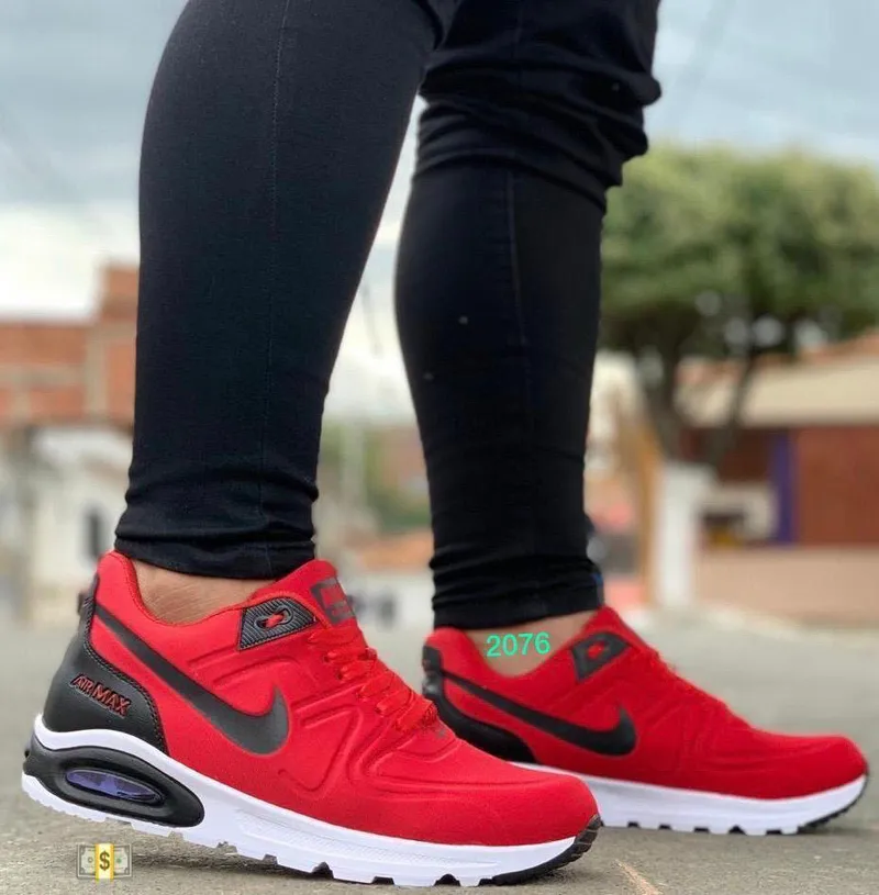 Nike Comando Rojo: Desata tu Potencial con Estilo