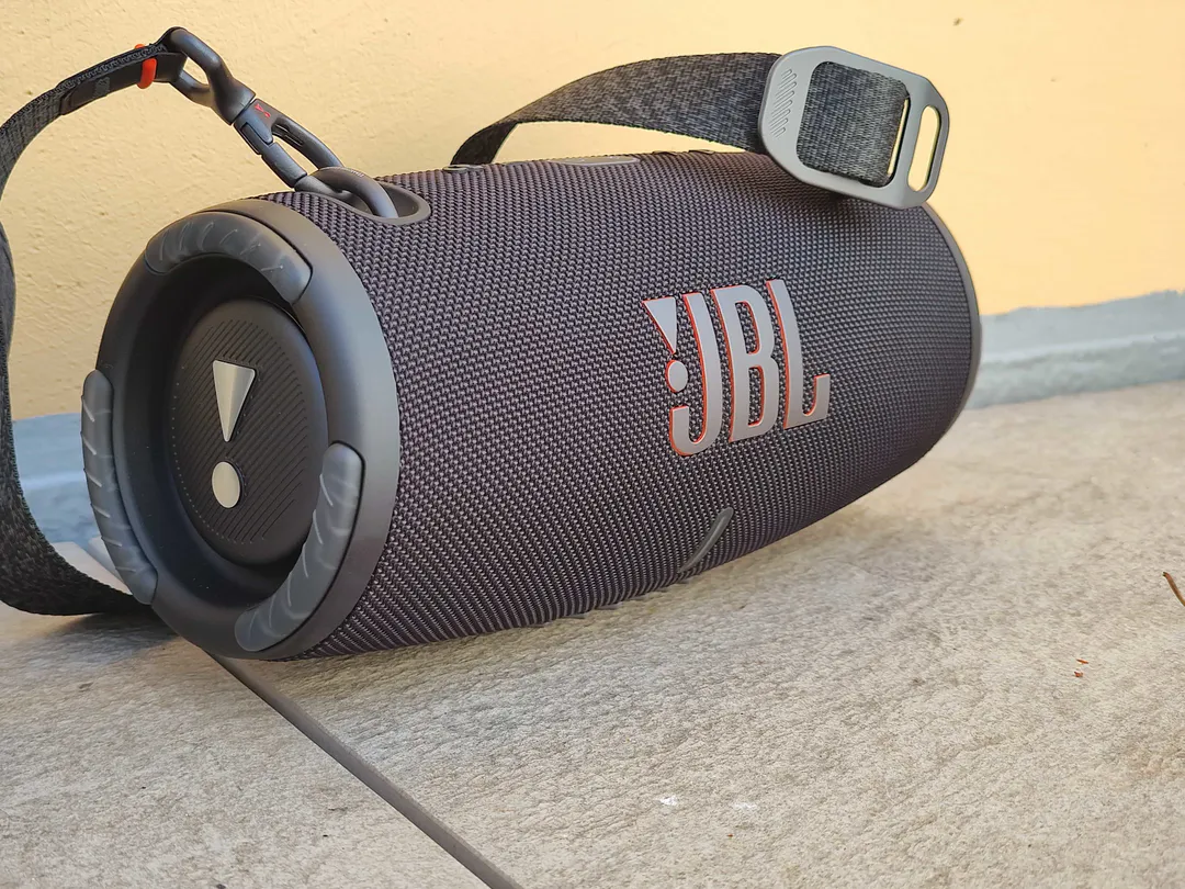 Parlante Bluetooth JBL Charge 5: ¡Sonido Impresionante, Durabilidad Incomparable! - Parlante Bluetooth JBL Charge 5