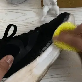 Crema Limpiadora De Zapatos: ¡Dile Adiós a las Manchas!