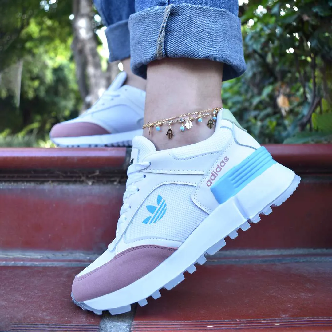 Adidas Trebol Beige Dama: Estilo Deportivo y Comodidad Inigualable - Adidas Trebol Beige  Dama