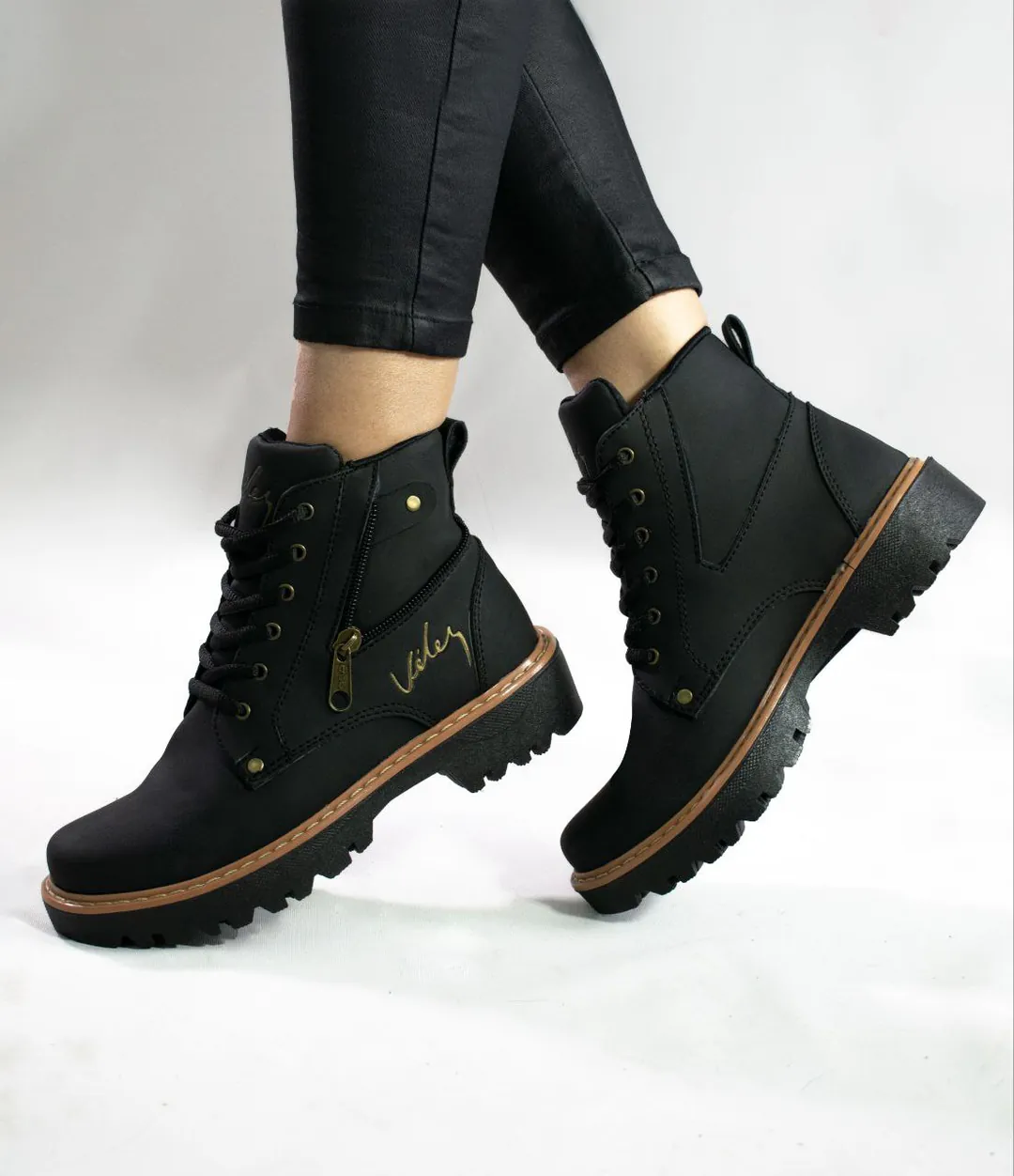 Botines Vélez 2.0: Estilo y Comodidad en Cada Paso - Botines velez 2.0