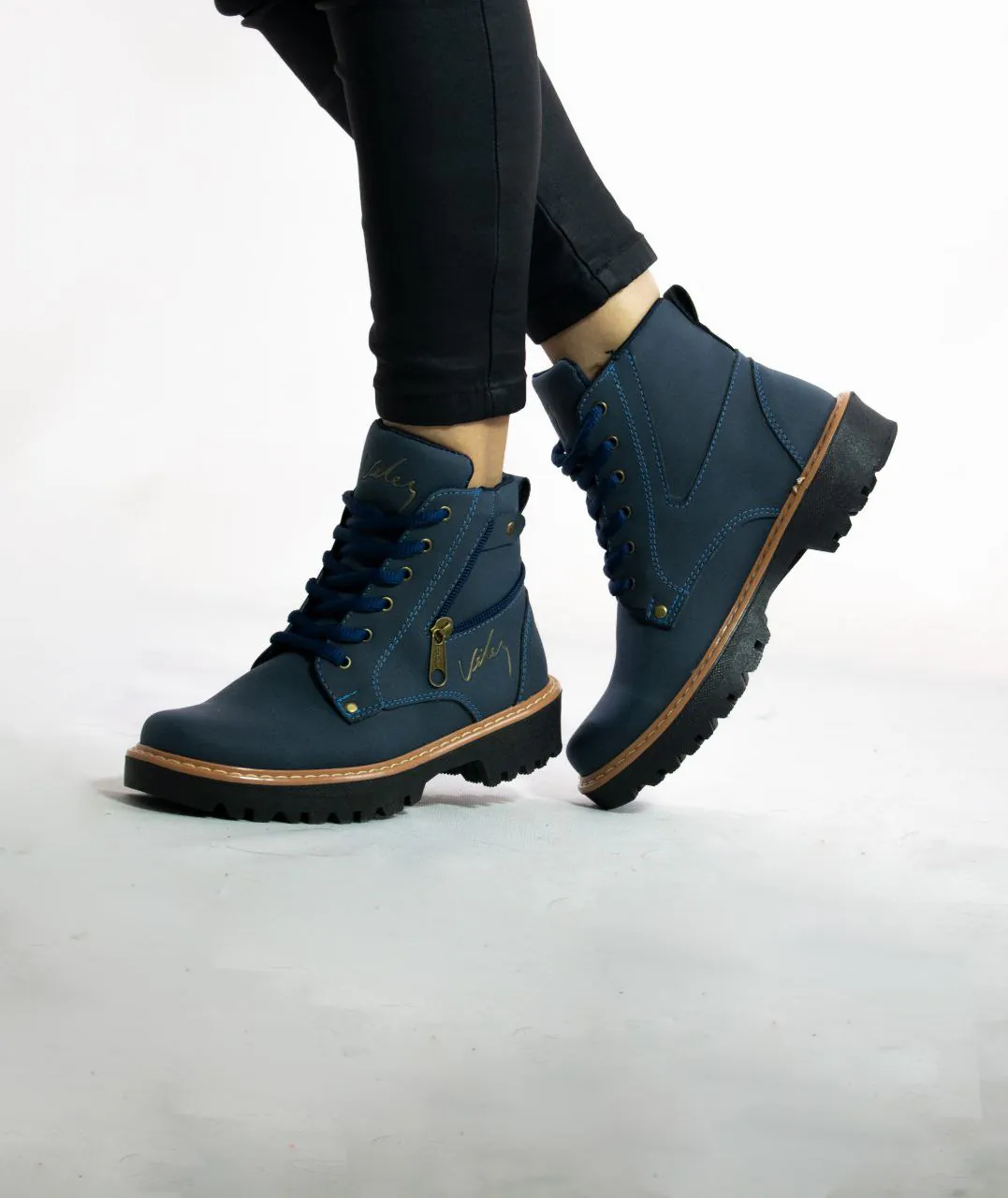 Botines Vélez 2.0: Estilo y Comodidad en Cada Paso - Botines velez 2.0