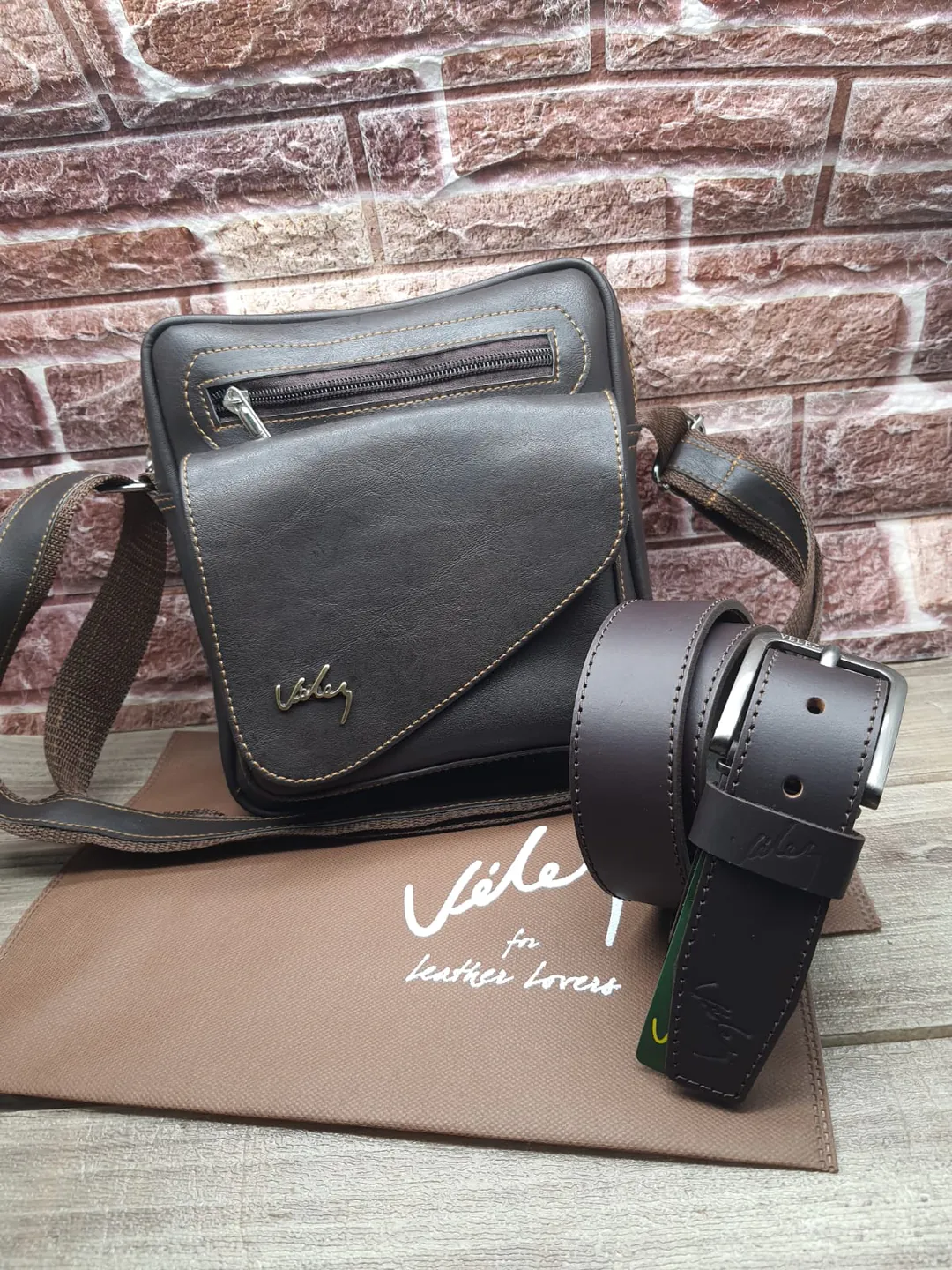 Trio Vélez: Elegancia y Estilo en un Solo Combo - Trio Velez Bolso 23 cm Correa Billetera