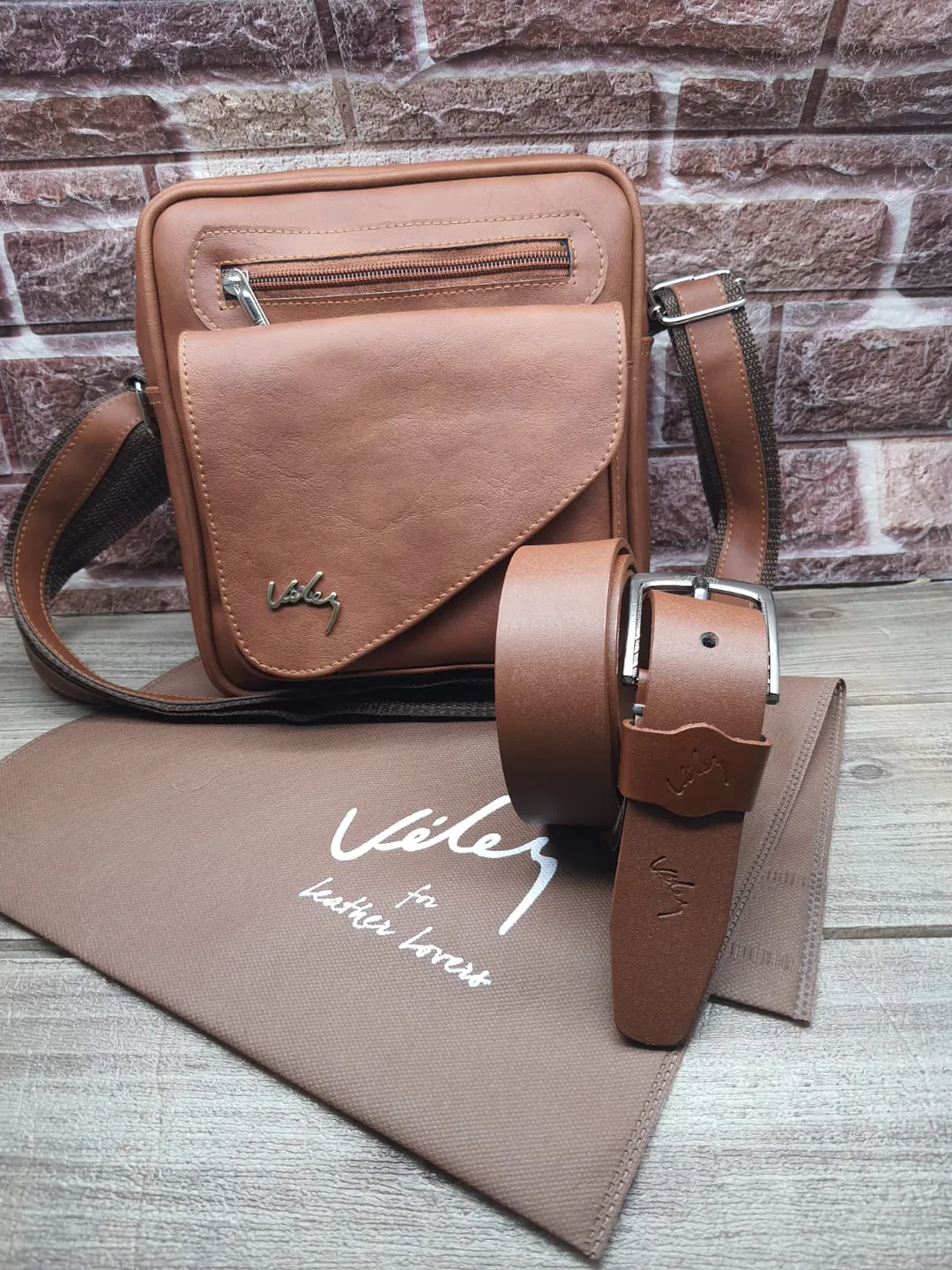 Trio Vélez: Elegancia y Estilo en un Solo Combo - Trio Velez Bolso 23 cm Correa Billetera