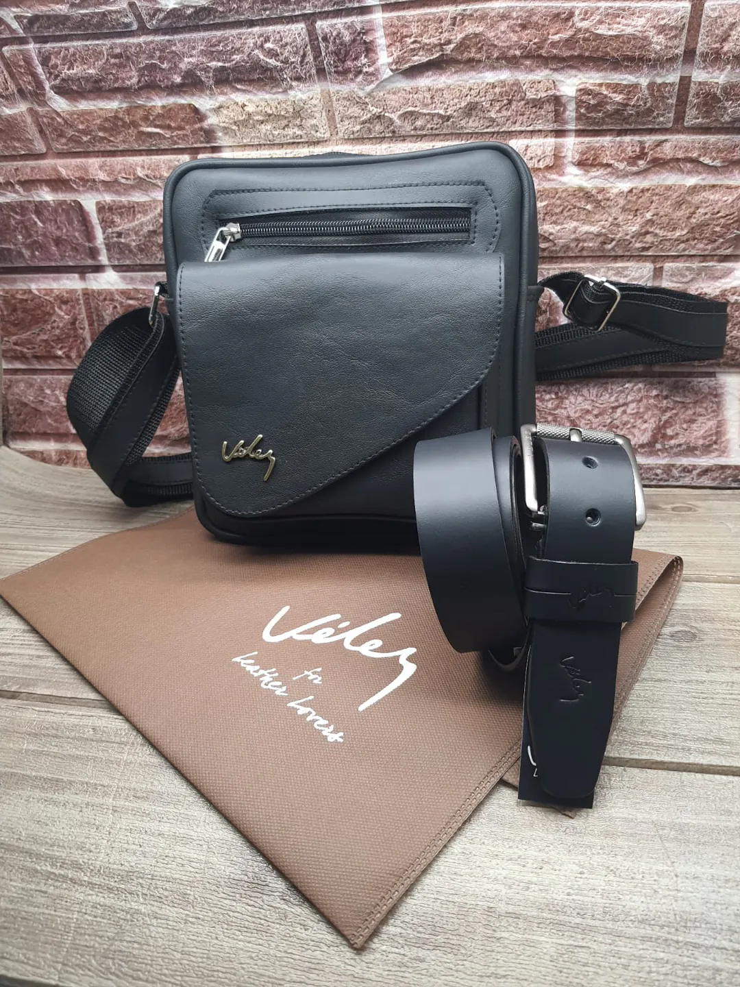 Trio Vélez: Elegancia y Estilo en un Solo Combo - Trio Velez Bolso 23 cm Correa Billetera