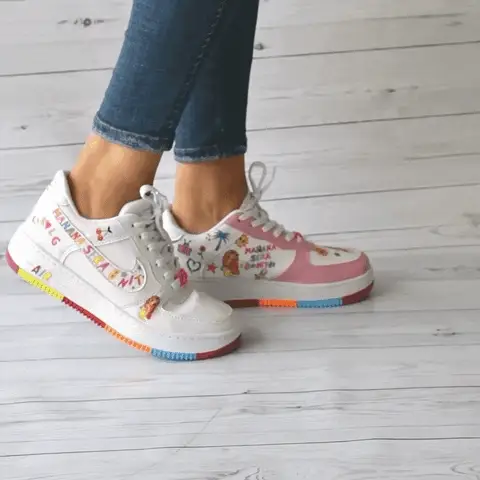 Combo Karol G: Zapatos, Medias y Bolso Pequeño