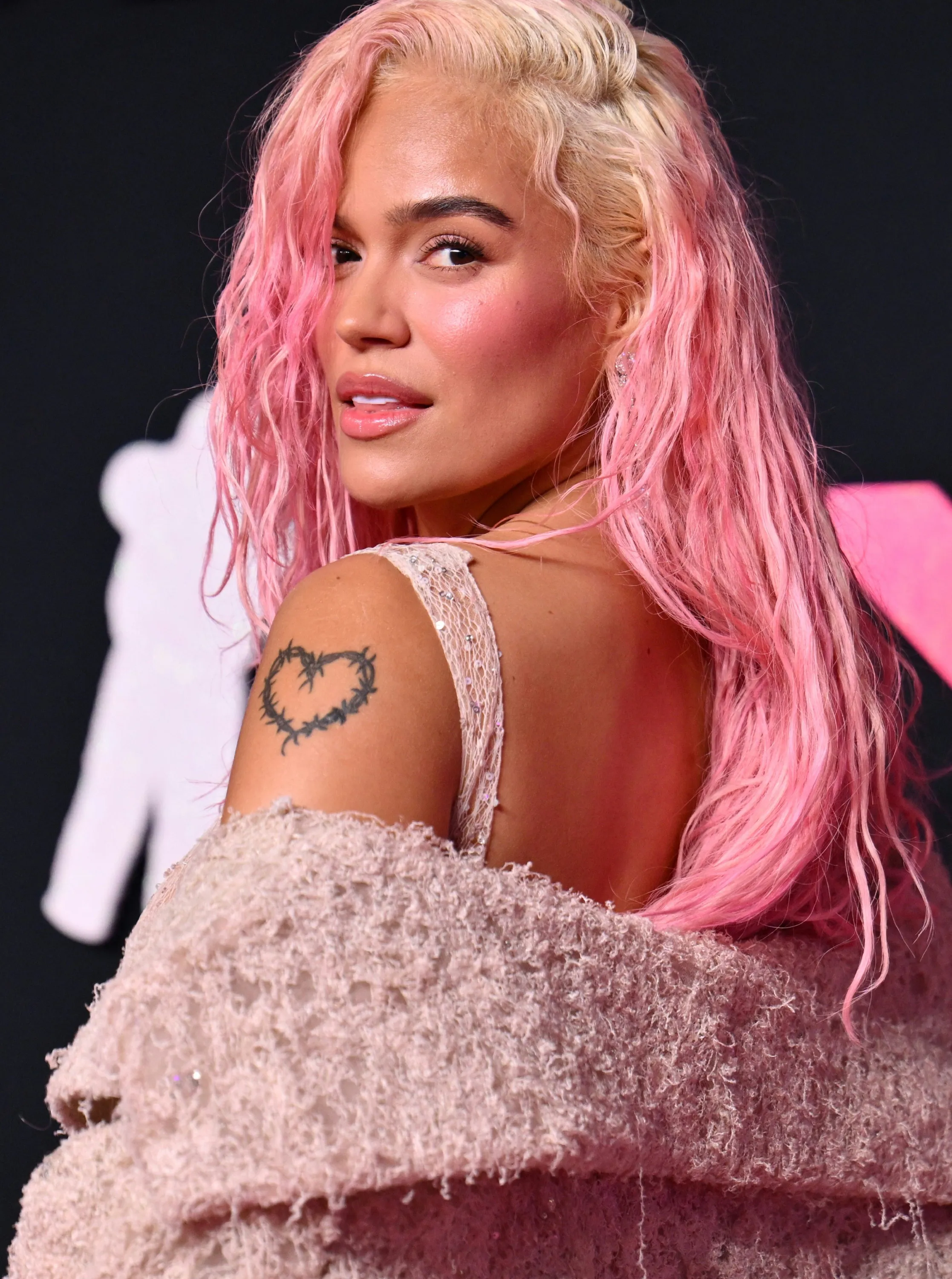 Un Regalo Especial para las Amantes de Karol G