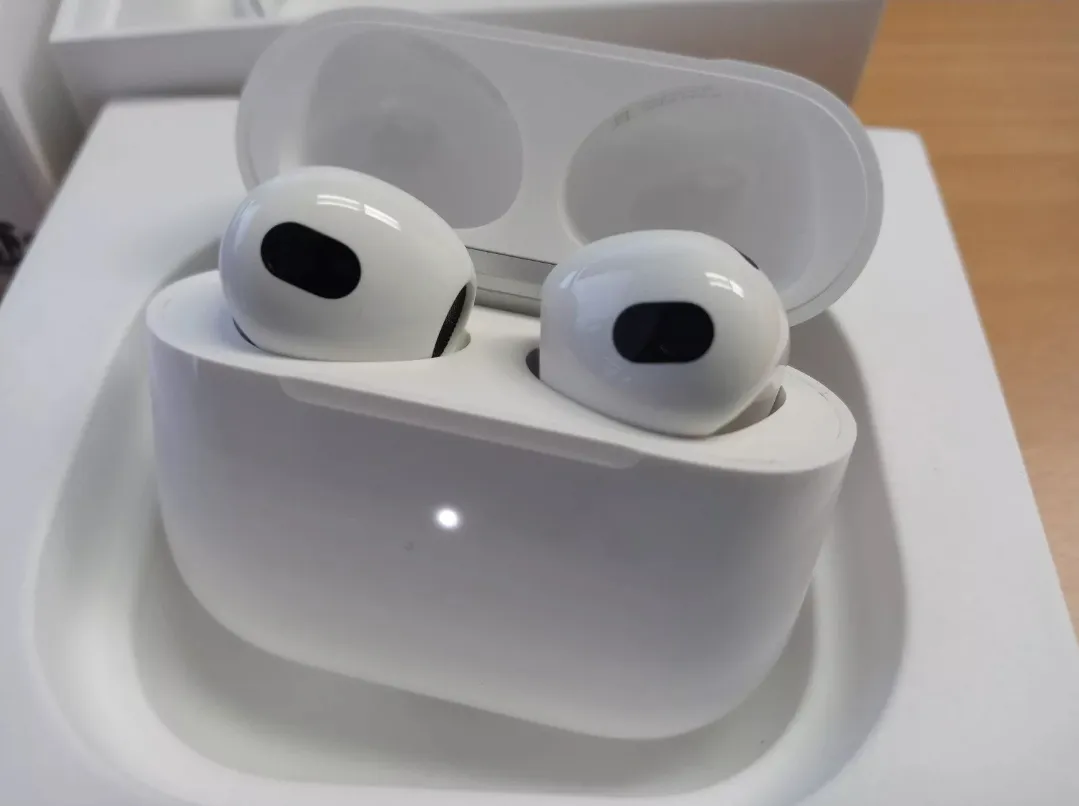 AirPods 3ª Generación: Experimenta la libertad inalámbrica - AIRPODS 3 GENERACION
