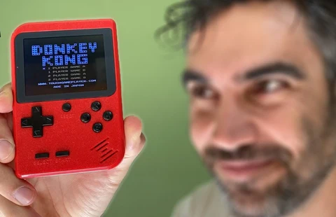 Consola de Juegos Portátil Retro: ¡Vuelve a Tu Infancia!
