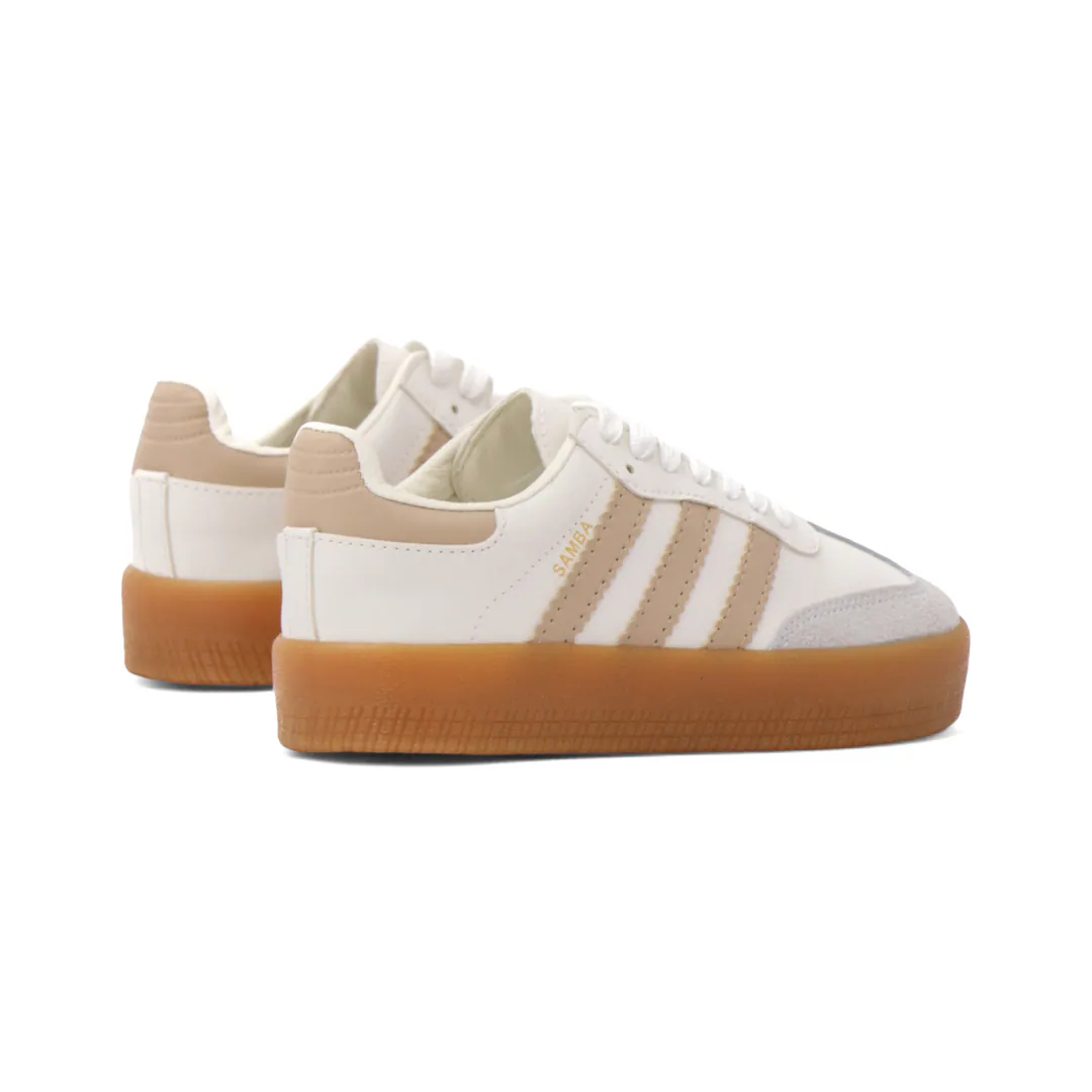 ADIDAS SAMBA SUELA ALTA: Estilo y Durabilidad para Cada Aventura - ADIDAS SAMBA Y7