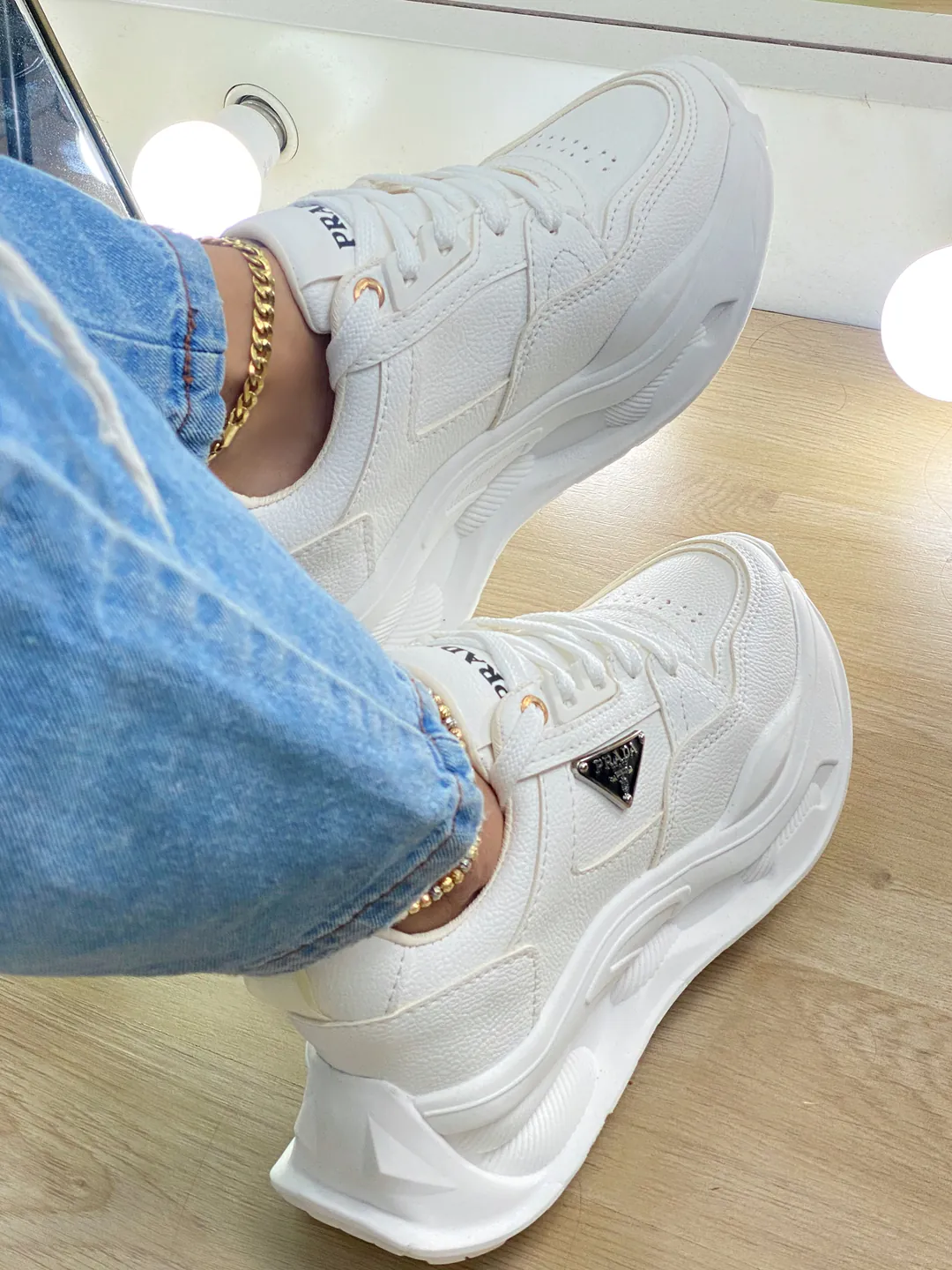PRADA: Elegancia y Comodidad en Cada Paso - TENIS PRADA