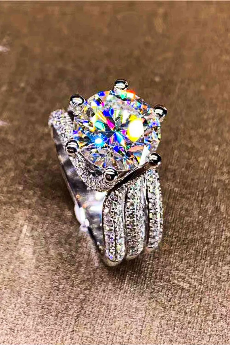 Anillo de Cristales Elegante: Moissanita de 3 Quilates