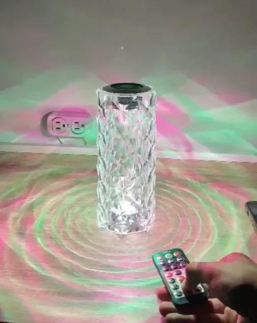 Lampara RGB con Bluetooth y Parlante: Ilumina y Entreten tu Espacio - Lampara RGB Con bluetooth Y Parlante
