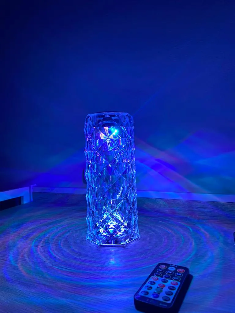 Lampara RGB con Bluetooth y Parlante: Ilumina y Entreten tu Espacio - Lampara RGB Con bluetooth Y Parlante