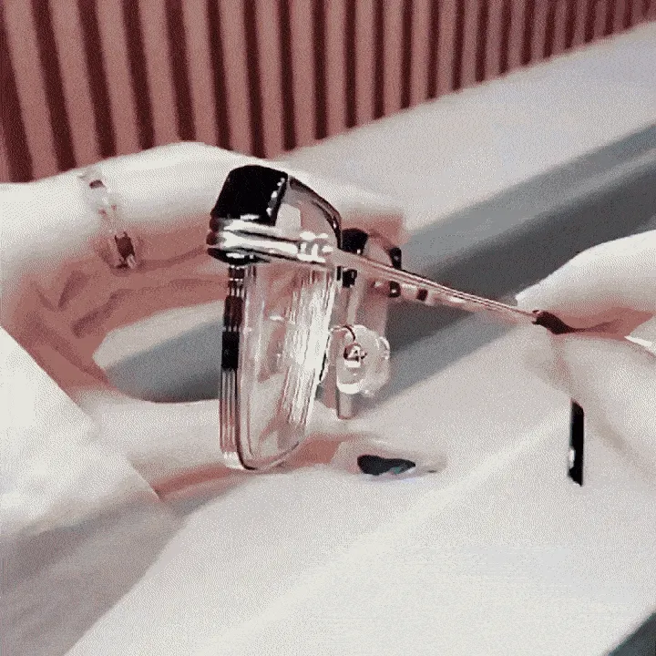 Gafas Autoajustables 001: Elegancia y Protección en Cada Mirada