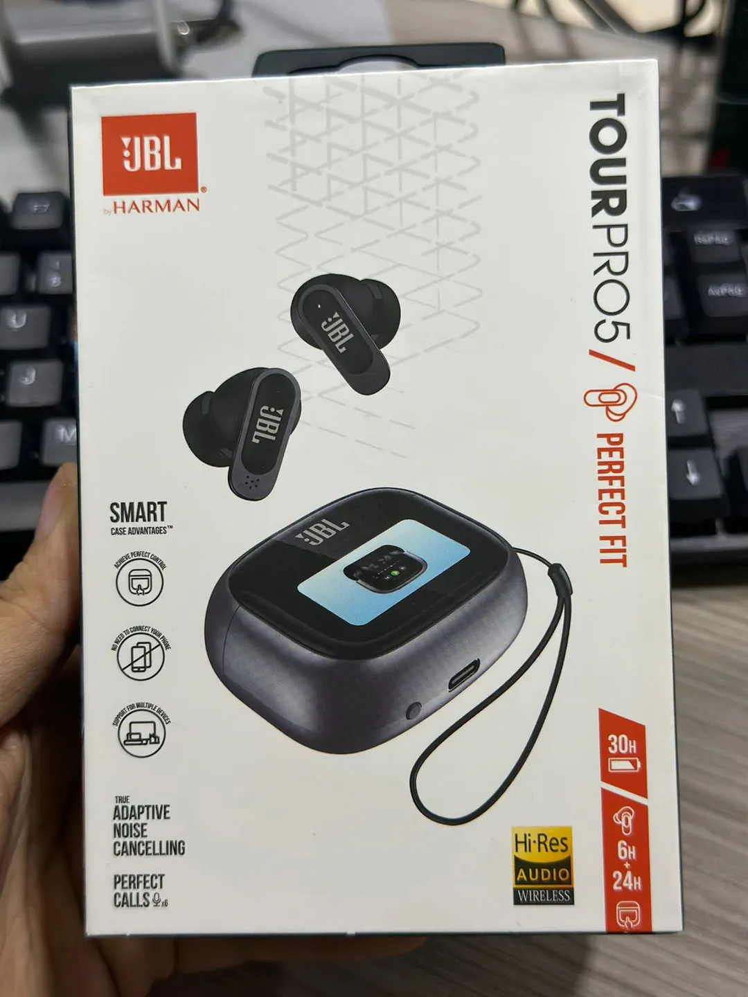 Auriculares JBL Tour Pro 5 BT 1.1: Experimenta el Sonido Superior - Auriculares Jbl Tour Pro 5 BT 1.1