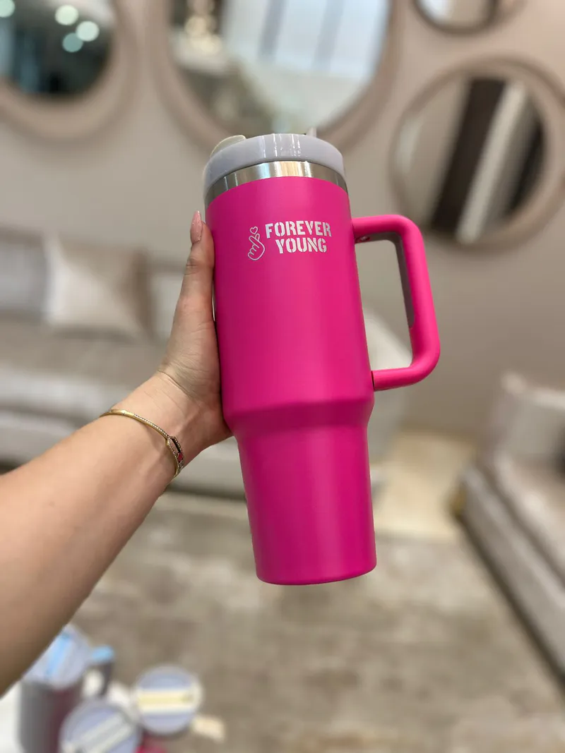 Termo Pitillo Forever Young: Tu compañero ideal para disfrutar de bebidas perfectas