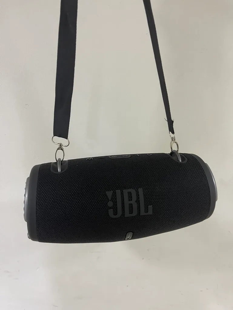JBL CHARGE 5: El Altavoz Portátil Perfecto para Cualquier Aventura - JBL CHARGE 5