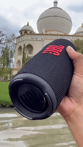 JBL CHARGE 5: El Altavoz Portátil Perfecto para Cualquier Aventura