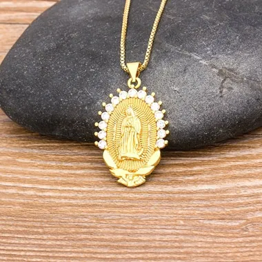 Collar Virgen María bañado en oro: Un símbolo de fe y protección - PROMO| Elegante Collar Virgen María