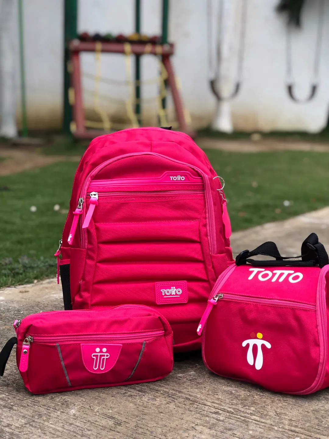 MORRAL TOTTO  CARTUCHERA Y LONCHERA: ¡El Combo Perfecto para tu Día a Día! - MORRAL TOTTO  CARTUCHERA Y LONCHERA